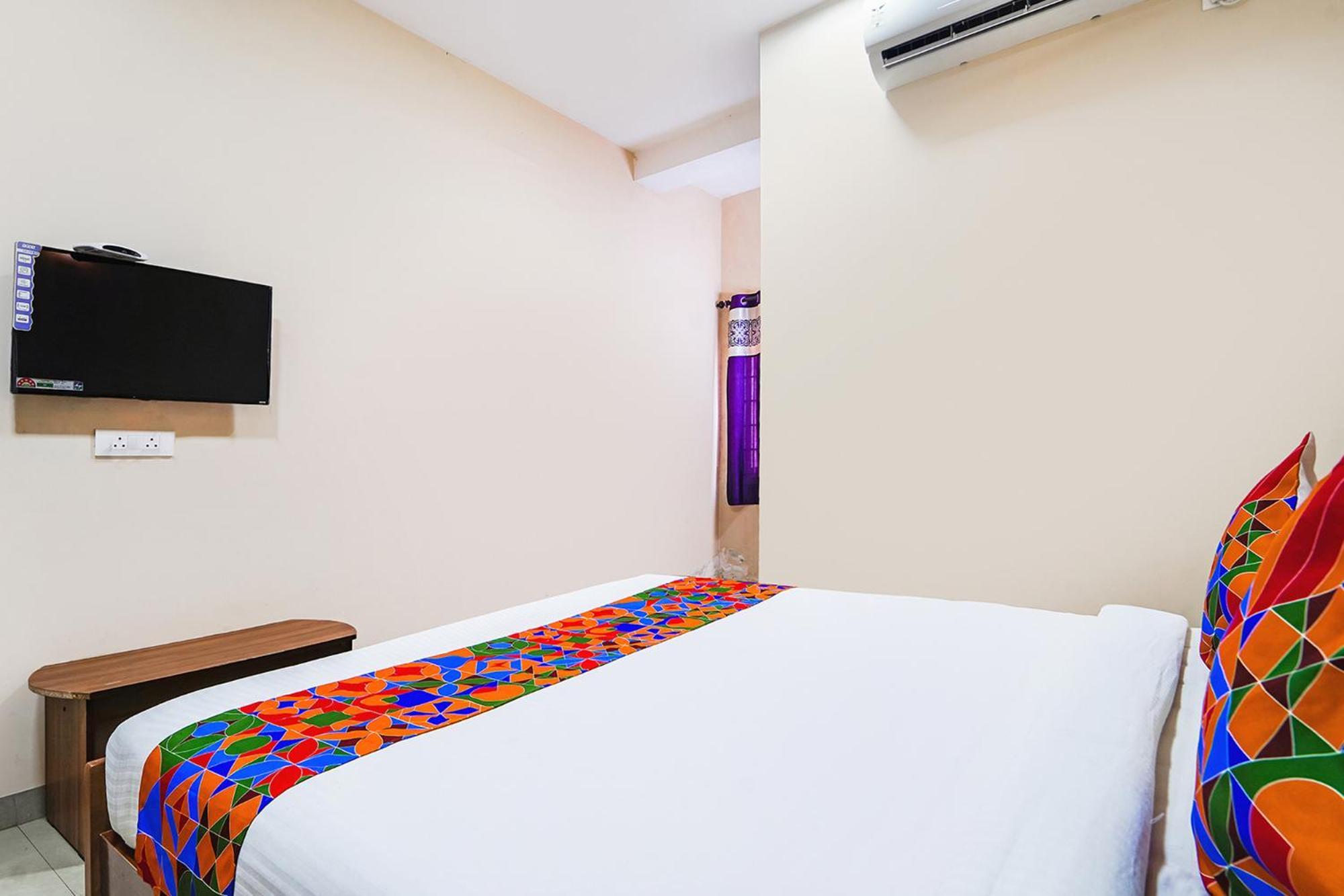 Fabexpress Uv Residency - 700M From Coimbatore International Airport Irugur Экстерьер фото