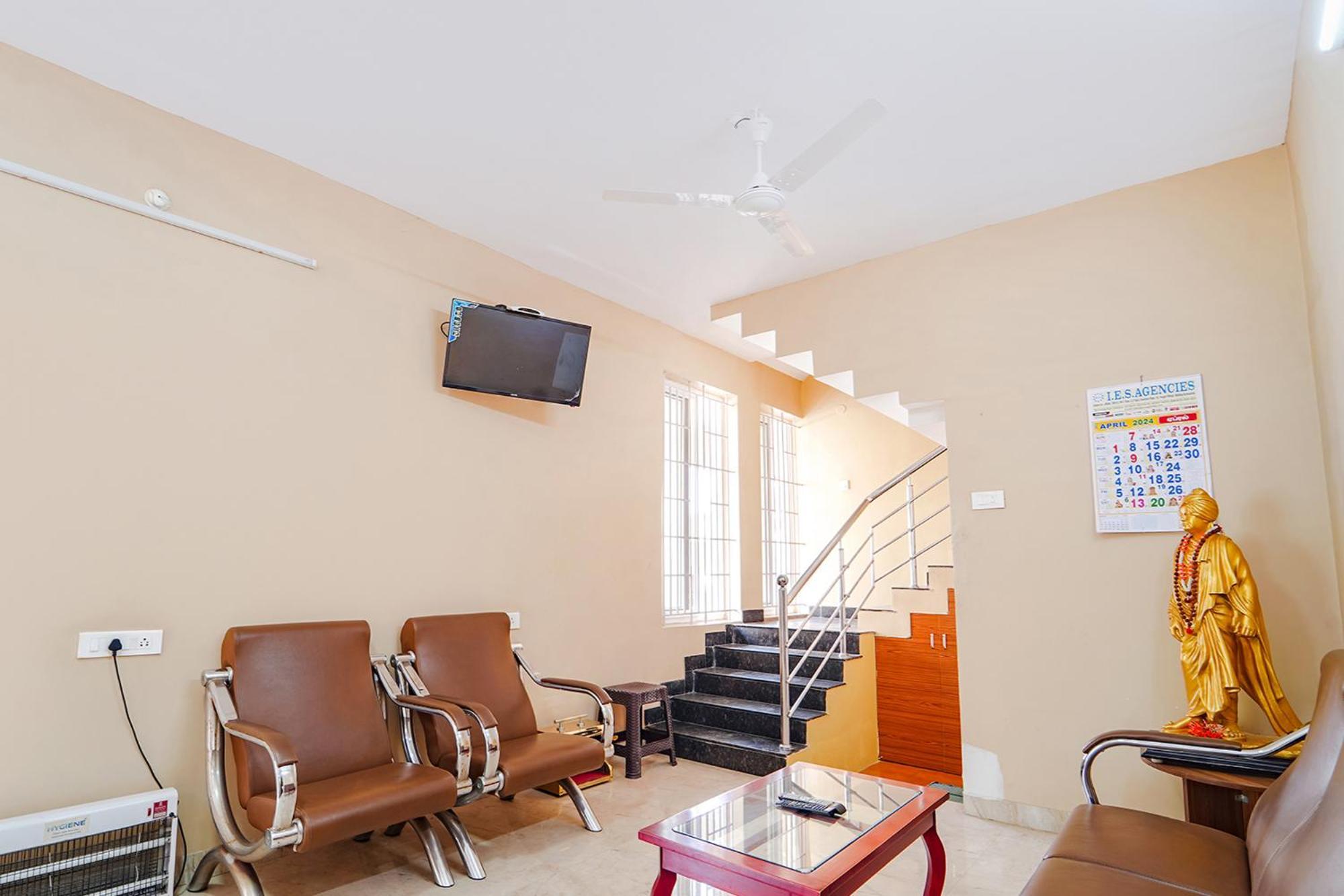 Fabexpress Uv Residency - 700M From Coimbatore International Airport Irugur Экстерьер фото