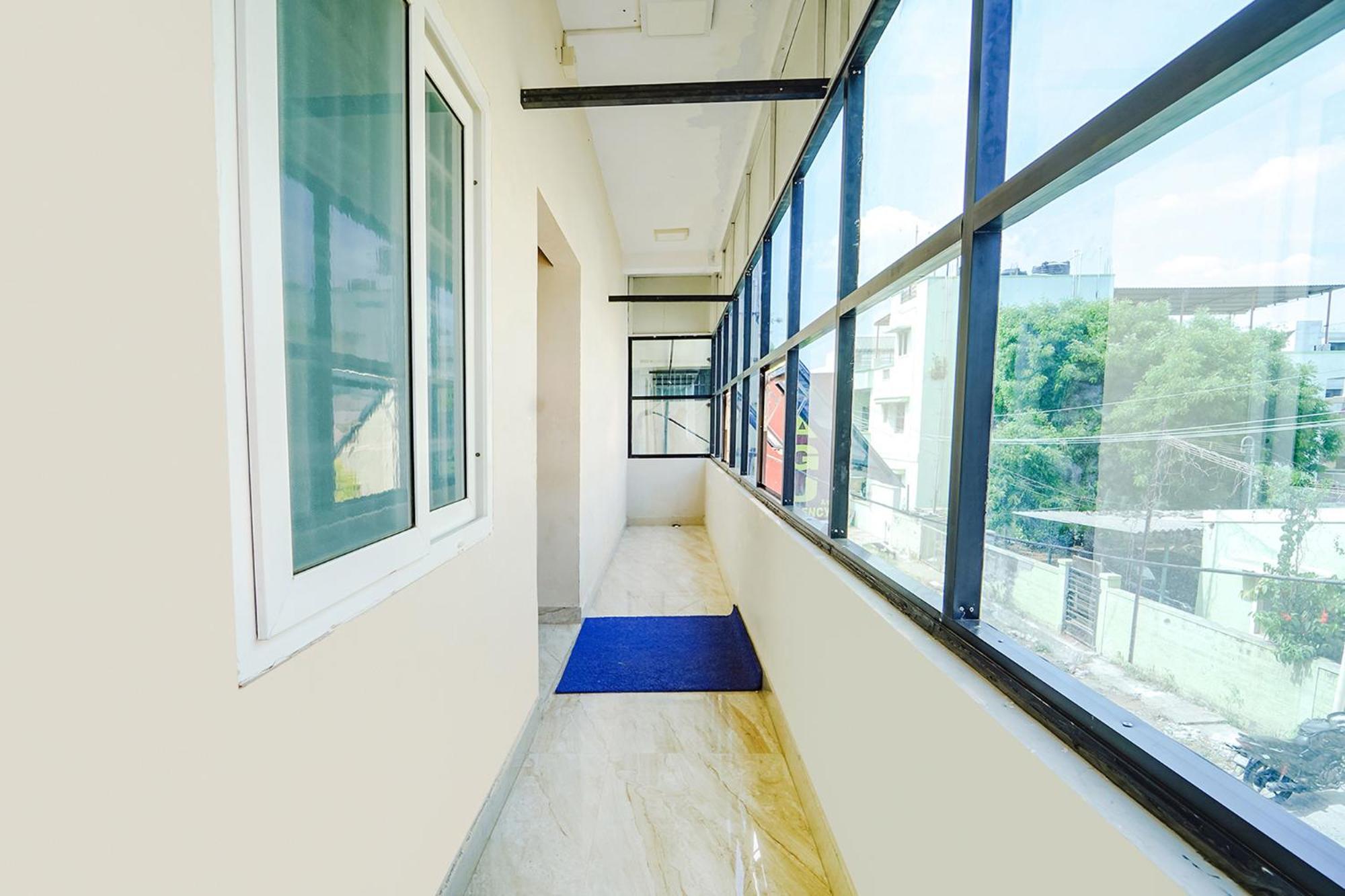 Fabexpress Uv Residency - 700M From Coimbatore International Airport Irugur Экстерьер фото