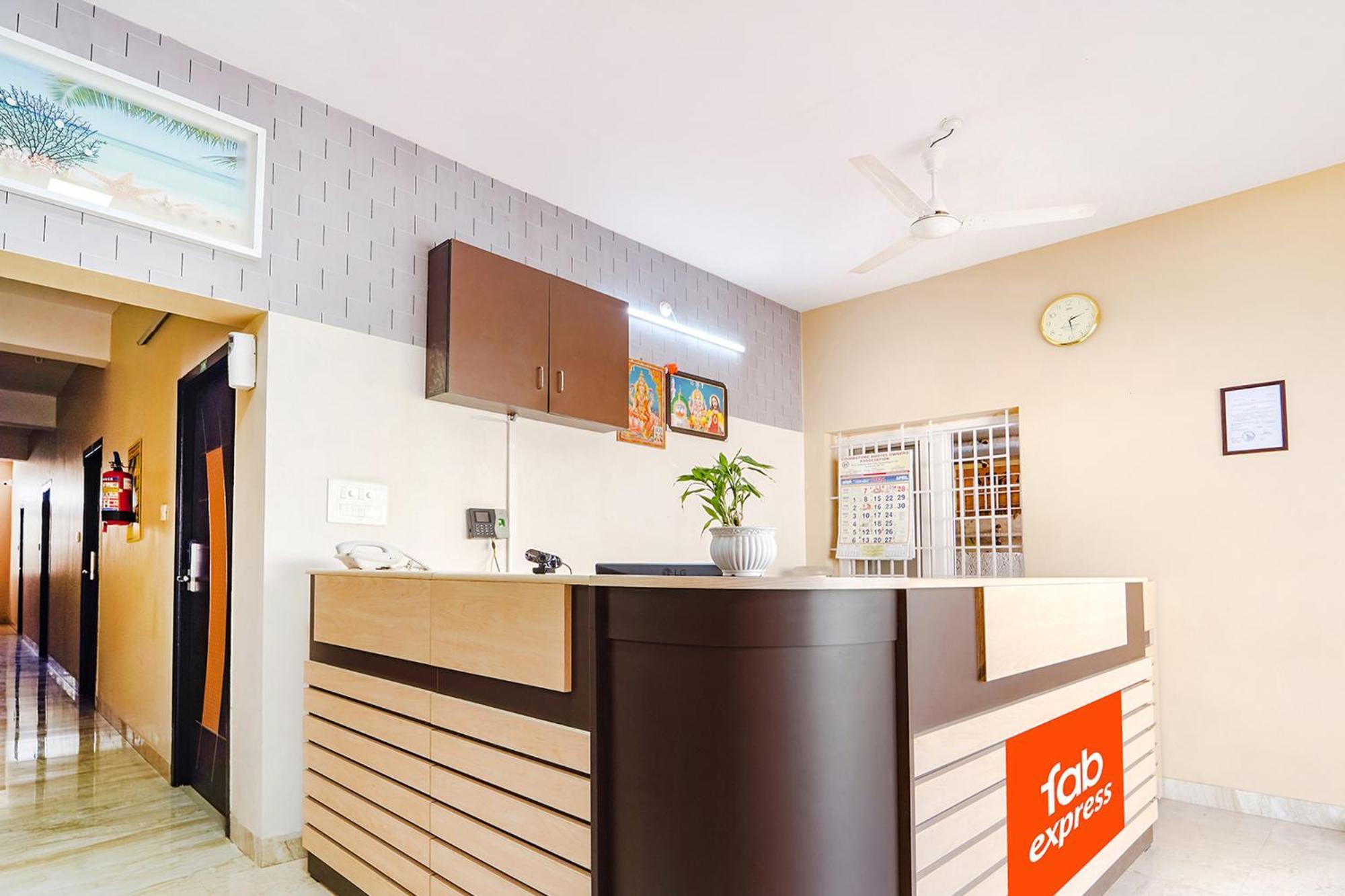 Fabexpress Uv Residency - 700M From Coimbatore International Airport Irugur Экстерьер фото