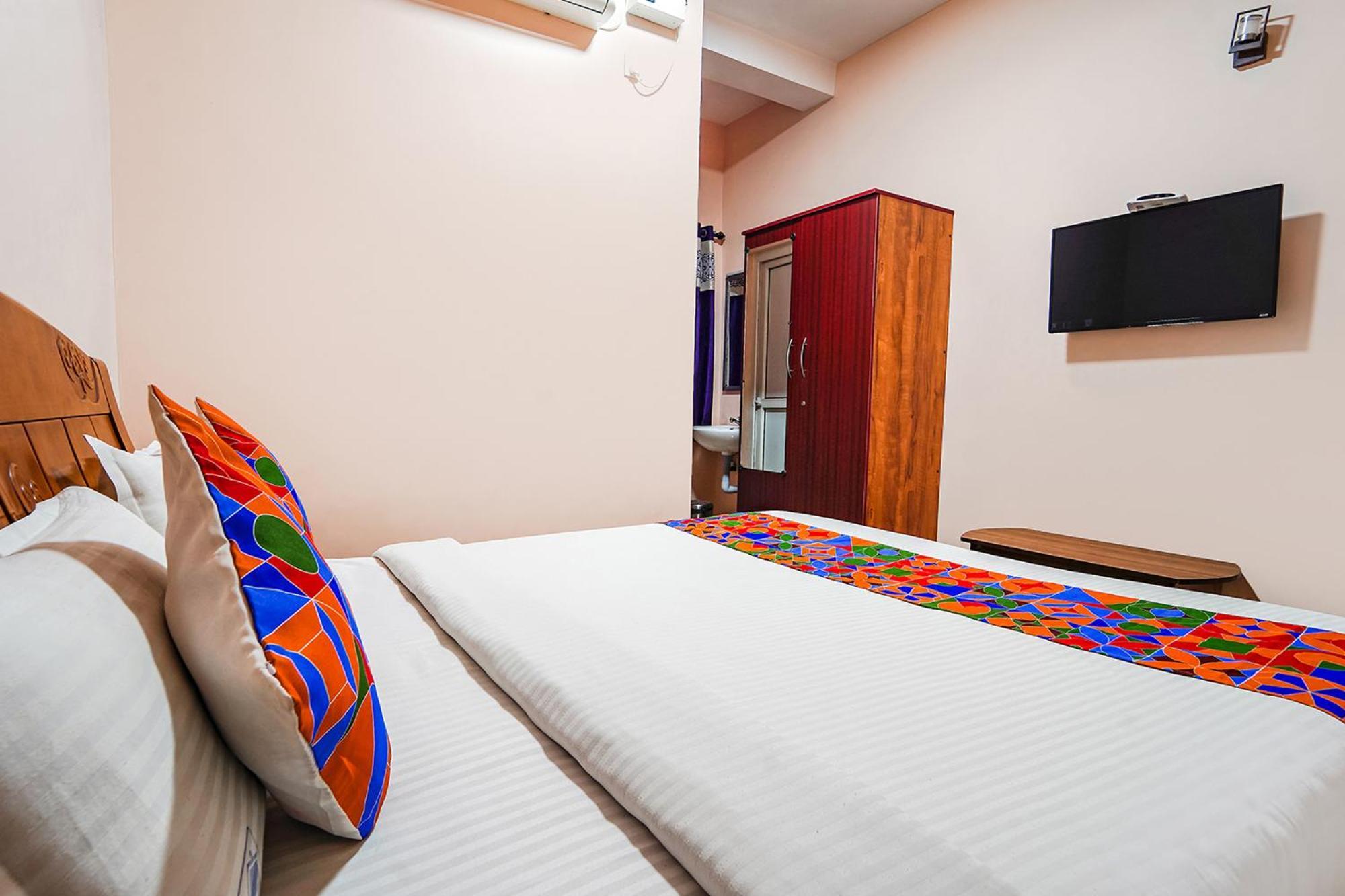 Fabexpress Uv Residency - 700M From Coimbatore International Airport Irugur Экстерьер фото